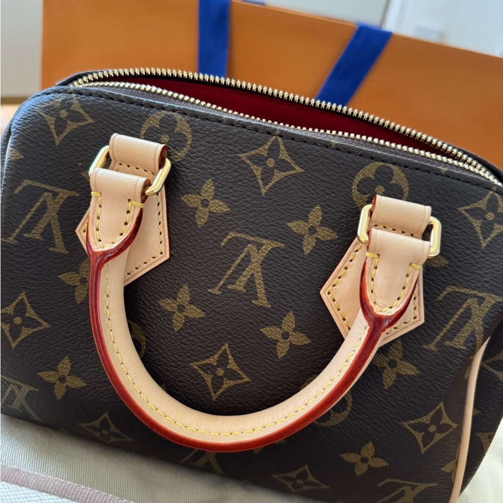 LV Speedy Bandouliere 20 - Picture 12 of 16